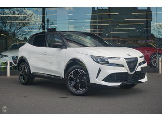 2025 Alfa Romeo Junior Ibrida Auto FWD Thumbnail