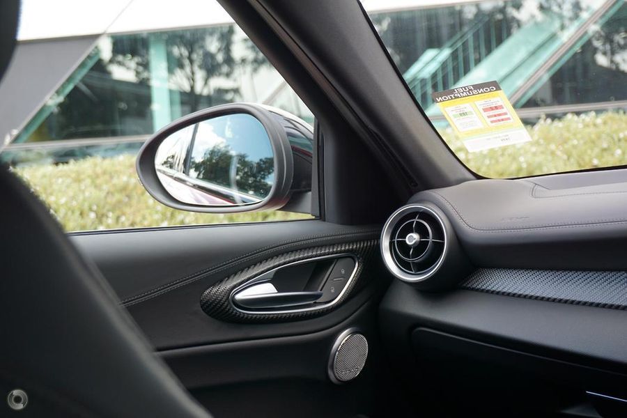 2025 Alfa Romeo Giulia Quadrifoglio Auto MY24 Photo 26