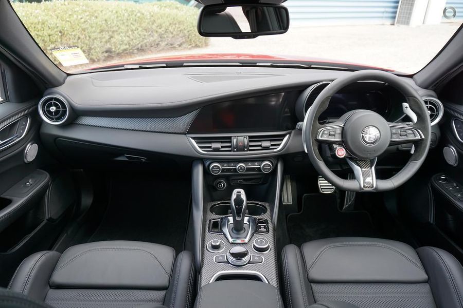 2025 Alfa Romeo Giulia Quadrifoglio Auto MY24 Photo 22