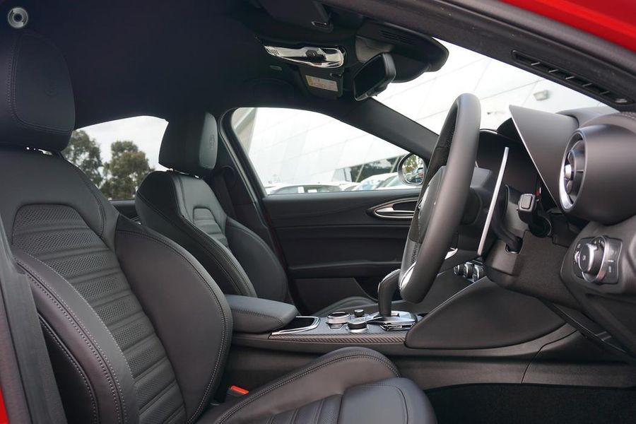 2025 Alfa Romeo Giulia Quadrifoglio Auto MY24 Photo 20