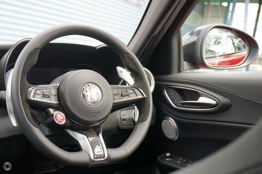 2025 Alfa Romeo Giulia Quadrifoglio Auto MY24 Photo 21
