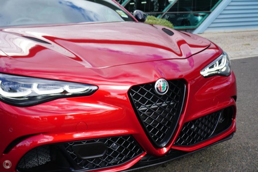 2025 Alfa Romeo Giulia Quadrifoglio Auto MY24 Photo 16