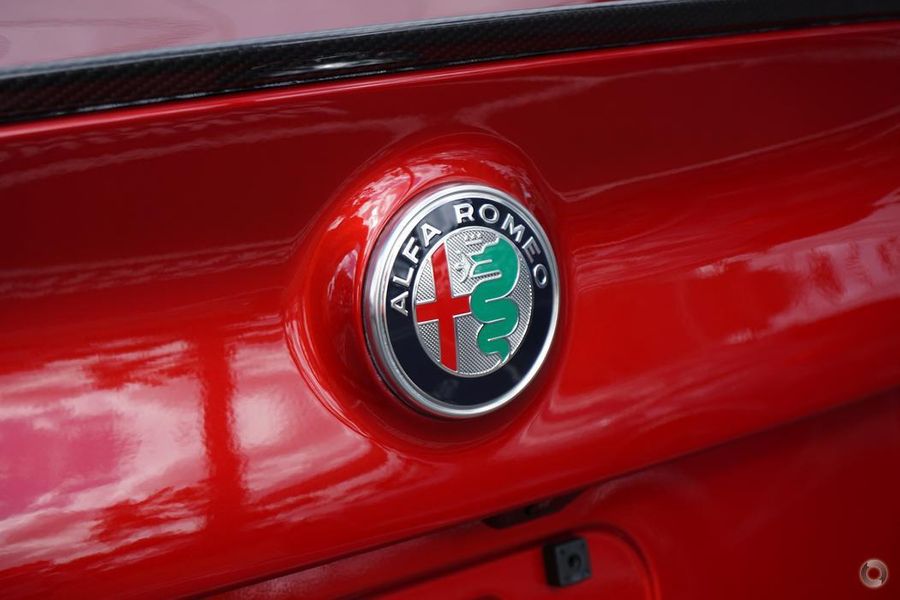 2025 Alfa Romeo Giulia Quadrifoglio Auto MY24 Photo 11