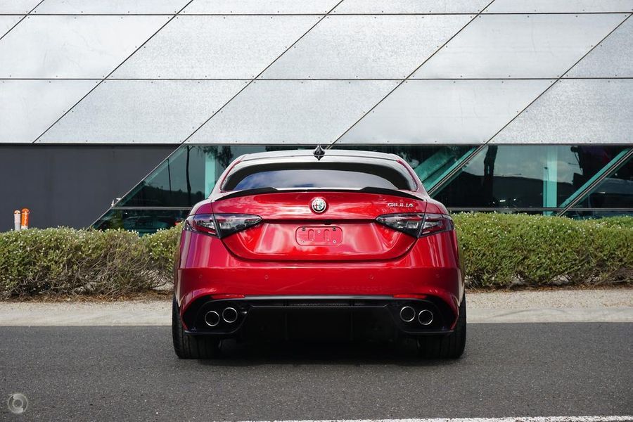 2025 Alfa Romeo Giulia Quadrifoglio Auto MY24 Photo 18
