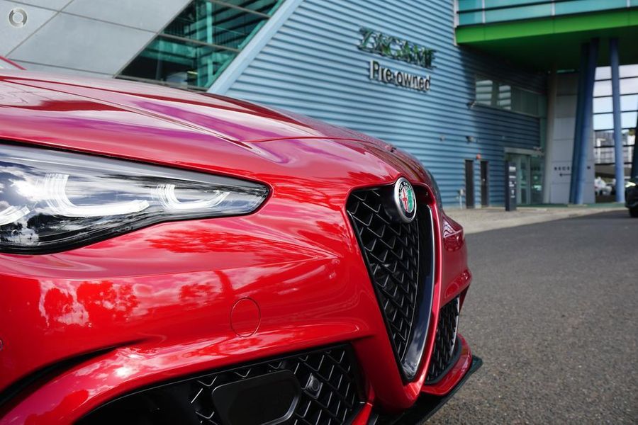 2025 Alfa Romeo Giulia Quadrifoglio Auto MY24 Photo 12