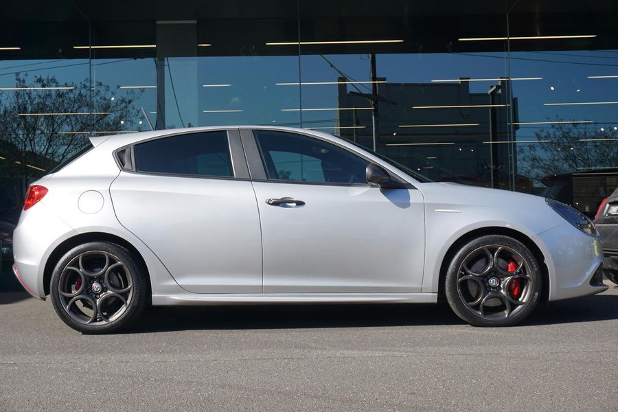 2017 Alfa Romeo Giulietta Super Auto Photo 2