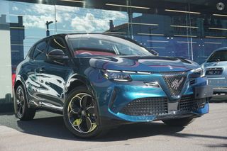 2025 Alfa Romeo Junior Ibrida Auto FWD Thumbnail