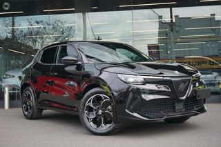 2025 Alfa Romeo Junior Ibrida Auto FWD Thumbnail