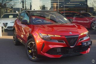 2025 Alfa Romeo Junior Ibrida Auto FWD Thumbnail