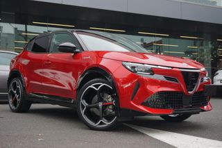 2025 Alfa Romeo Junior Ibrida Auto FWD Thumbnail