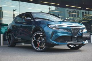 2025 Alfa Romeo Junior Elettrica Auto FWD Thumbnail